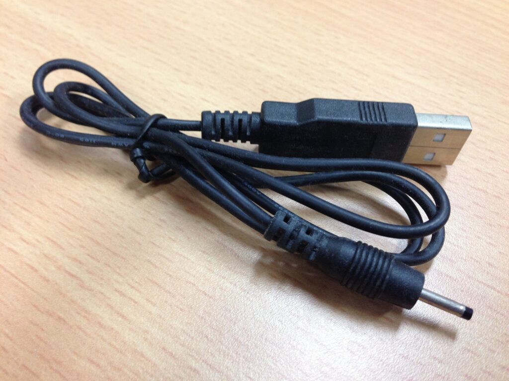 Nokia mobile phone USB charging cable - 20130310