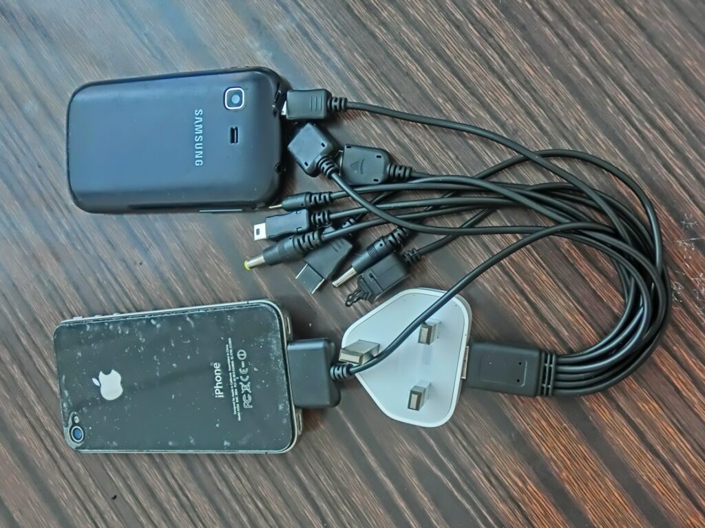 HK mobile Iphone power charging USB cable connectors Sept-2013 One to Many n Samsung