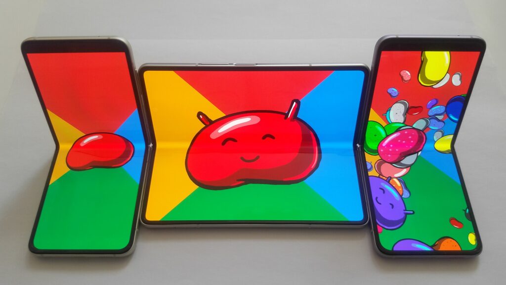 Foldable smartphone (Android Jelly Bean)
